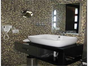 The Grand Hotel Bizzotel Gurgaon Eksteriør billede