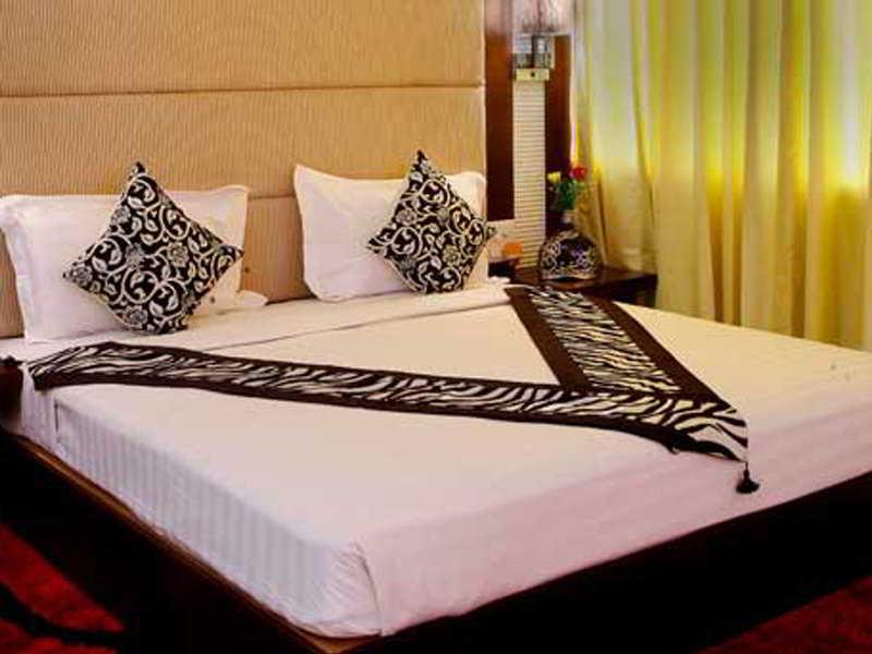 The Grand Hotel Bizzotel Gurgaon Eksteriør billede