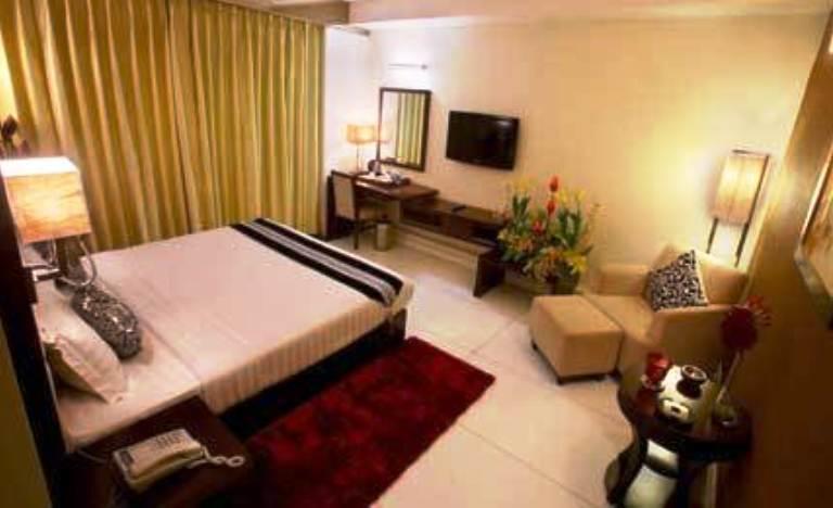 The Grand Hotel Bizzotel Gurgaon Eksteriør billede